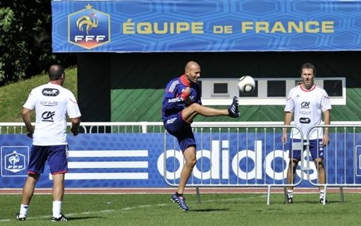 Franta vrea sa bata Romania cu Zidane! Blanc l-a convocat la nationala:_1