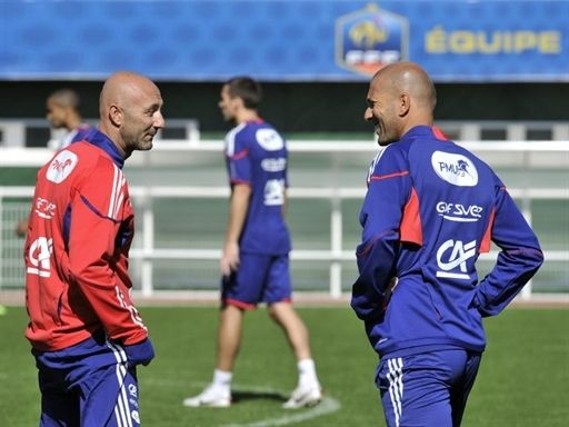 Franta vrea sa bata Romania cu Zidane! Blanc l-a convocat la nationala:_2