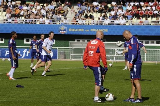 Franta vrea sa bata Romania cu Zidane! Blanc l-a convocat la nationala:_11