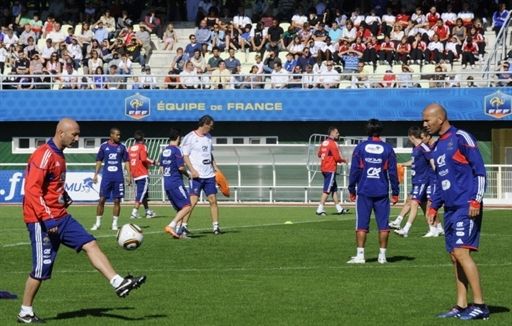 Franta vrea sa bata Romania cu Zidane! Blanc l-a convocat la nationala:_12