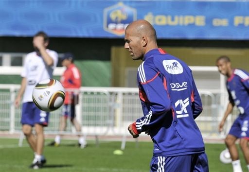 Franta vrea sa bata Romania cu Zidane! Blanc l-a convocat la nationala:_17