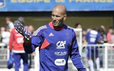 Franta vrea sa bata Romania cu Zidane! Blanc l-a convocat la nationala:_3