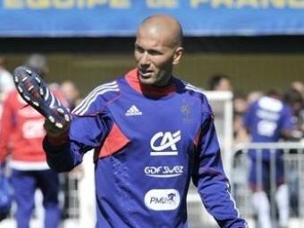 
	Franta vrea sa bata Romania cu Zidane! Blanc l-a convocat la nationala:
