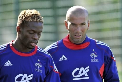 Franta vrea sa bata Romania cu Zidane! Blanc l-a convocat la nationala:_4