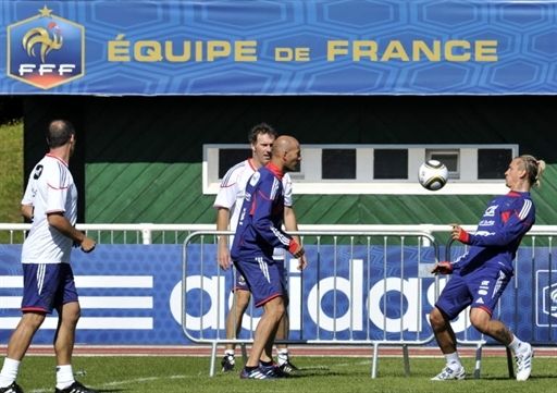 Franta vrea sa bata Romania cu Zidane! Blanc l-a convocat la nationala:_9