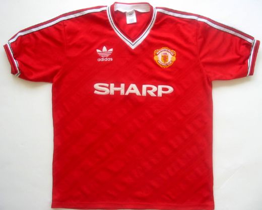 FOTO: O noua forma de protest anti-Glazer! Fanii lui United vor purta tricouri vechi pe Old Trafford_8