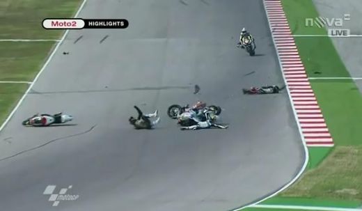 Tragedie la Moto GP: Tomizawa a MURIT dupa ce a fost calcat pe cap!_2
