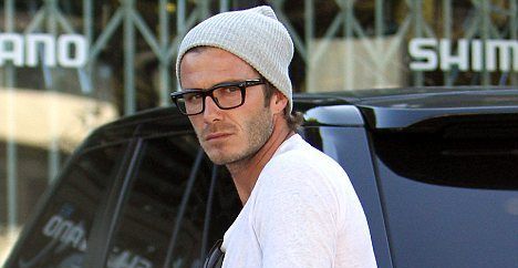 FOTO: Englezii fac misto de Beckham: a inceput sa se imbrace ca un TOCILAR :)_1