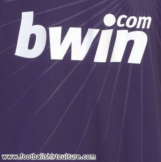 FOTO! Cu ele vrea Mourinho sa ia LIGA! Vezi tricourile Realului lansate special pentru Champions League!_4
