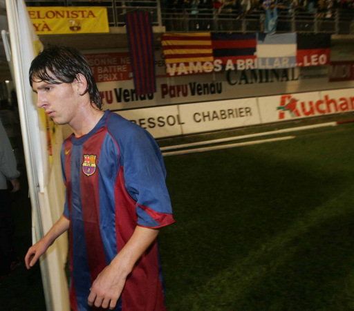 VIDEO / L10nel Messi! Azi se fac 10 ani de la venirea lui Messi la Barca! Este cel mai bun din lume?_16