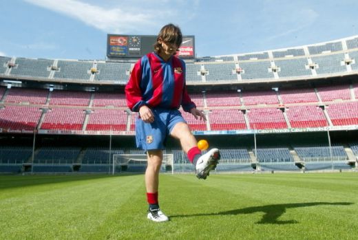 VIDEO / L10nel Messi! Azi se fac 10 ani de la venirea lui Messi la Barca! Este cel mai bun din lume?_6