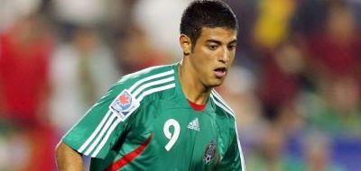 
	Mexicanii l-au suspendat sase luni pe Carlos Vela de la Arsenal pentru un party cu TRAVESTITI!
