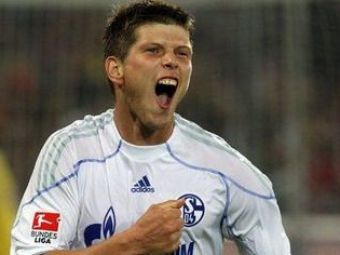 
	VIDEO / Deac nici macar rezerva! Huntelaar a salvat-o din nou pe Schalke:
