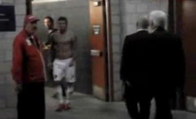 VIDEO / Beckham si-a varsat nervii pe un fan! Va cere daune de 25 de mil prostituatei din Bosnia:_1