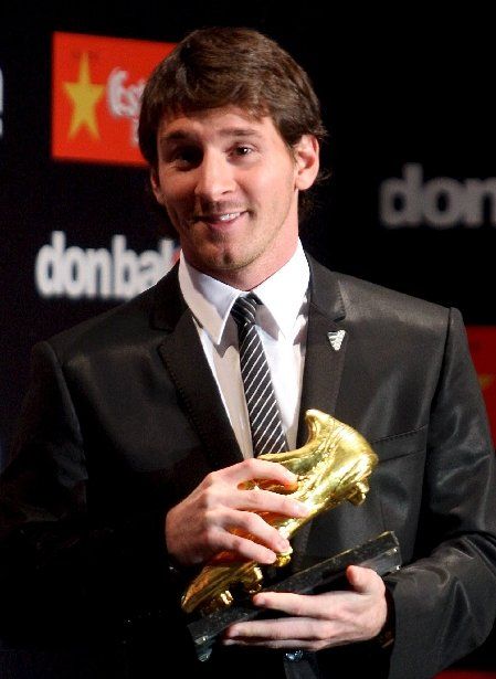 VIDEO / Messi a fost incoronat cel mai bun marcator din Europa! Vezi cu ce ghete va juca!_35