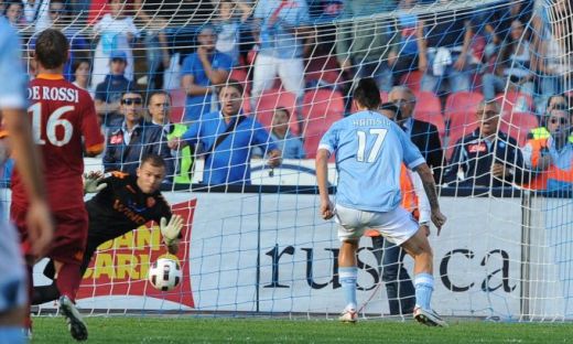 VIDEO: Napoli a prins aripi dupa egalul cu Steaua! Hamsik a lovit din nou! Napoli 2-0 Roma_11