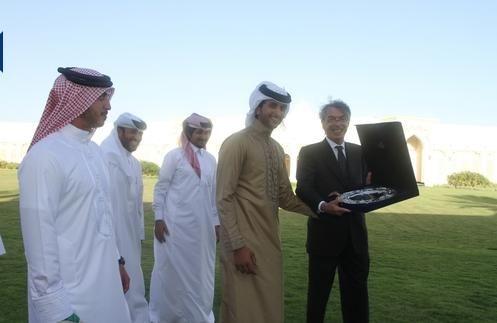 FOTO si VIDEO: Moratti s-a intalnit in Bahrain cu fiul regelui Hamad Al Khalifa! Ce cadouri a primit:_7