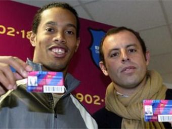 
	Villa NU a primit carnet de membru la Barcelona! Ronaldinho este socio din 2004:
