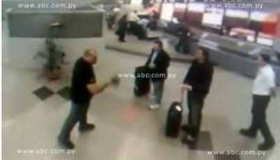 
	VIDEO Il mai tii minte pe Chilavert? Incredibil ce a ajuns: A batut un impresar pe aeroport!
