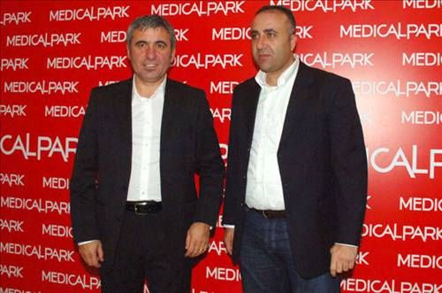 SUPER FOTO: Hagi a facut vizita medicala la turci! :)_4