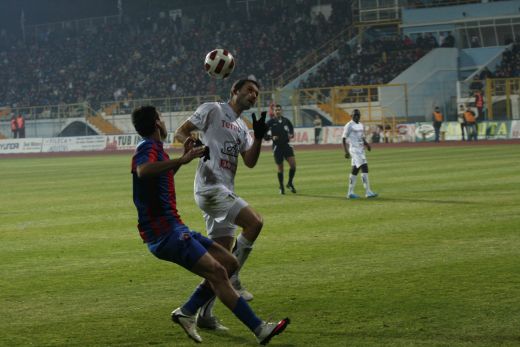 Steaua pierde primul episod din 'Bati sau Mori' Bistrita 1-0 Steaua! Vezi imagini de la meci!_38