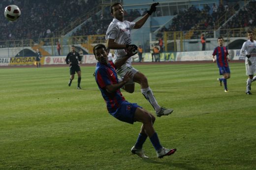 Steaua pierde primul episod din 'Bati sau Mori' Bistrita 1-0 Steaua! Vezi imagini de la meci!_39