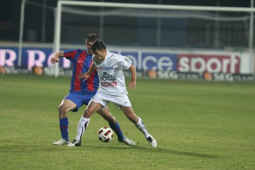 Steaua pierde primul episod din 'Bati sau Mori' Bistrita 1-0 Steaua! Vezi imagini de la meci!_7