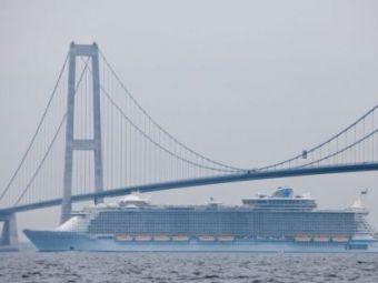 
	FOTO! Asta e cel mai mare vas de croaziera de pe planeta! Are un PARC la bord :)
