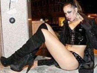 
	Berlusconi a platit o prostituata cu 30.000 de euro: &quot;Mai bine pasionat de fete tinere decat gay!&quot;
