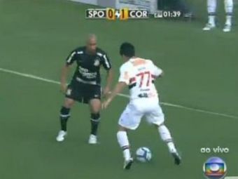 
	VIDEO / Roberto Carlos nu mai poate! Vezi cum a fost umilit de un pusti brazilian!
