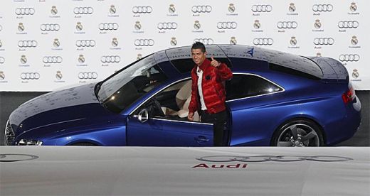 Cristiano, cel mai smecher din PARCARE la Real: a primit o masina mai scumpa decat a lui Jose Mourinho! :)_1