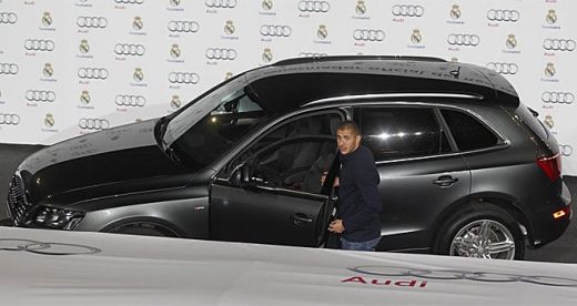 Cristiano, cel mai smecher din PARCARE la Real: a primit o masina mai scumpa decat a lui Jose Mourinho! :)_4