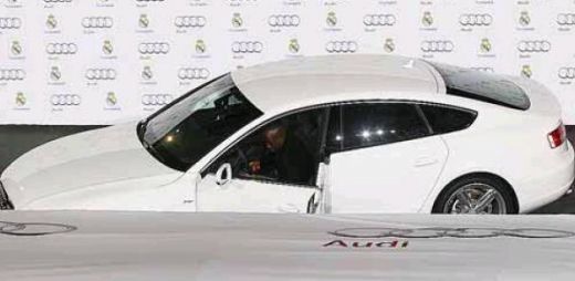 Cristiano, cel mai smecher din PARCARE la Real: a primit o masina mai scumpa decat a lui Jose Mourinho! :)_6