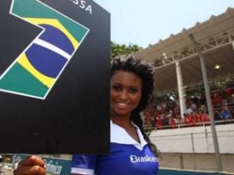 
	FOTO: Brazilienii au cu ce! Uite ce fete au incins pista la Marele Premiu din Sao Paolo:
