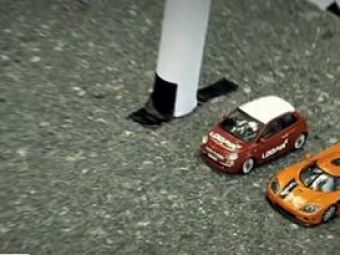 
	VIDEO: Cum poate o broscuta&nbsp;Fiat 500&nbsp;sa intreaca un superbolid Koenigsegg CCX? Totul e posibil... pe sosele de jucarie!
