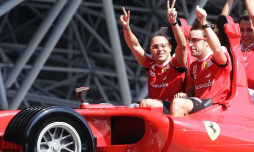 VIDEO / Massa si Alonso s-au dat intr-un montagne-russe care atinge 240 km/h in 4.9 secunde:_3