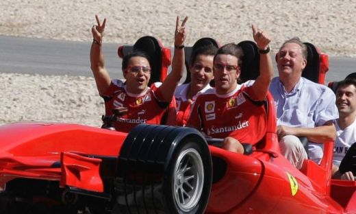 VIDEO / Massa si Alonso s-au dat intr-un montagne-russe care atinge 240 km/h in 4.9 secunde:_4