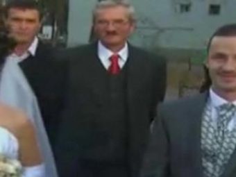 Marius Urzica a ajuns cu lautarii pana in fata Bisericii! VEZI imagini de la nunta: