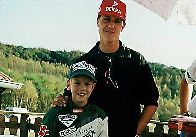 Poza de colectie: pustiul Vettel alaturi de Michael Schumacher! Cele mai tari 21 de poze din cariera noului IDOL din F1:_16