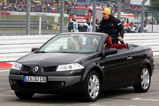 Poza de colectie: pustiul Vettel alaturi de Michael Schumacher! Cele mai tari 21 de poze din cariera noului IDOL din F1:_4