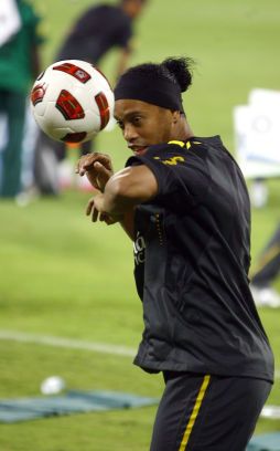 ASTA e poza pe care toata lumea vroia sa o vada: Ronaldinho din nou la nationala:_2
