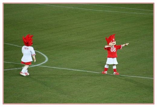 FOTO / Mascotele Euro 2012 au fost dezvaluite la Varsovia! Sunt cele mai urate din istorie?_3