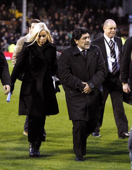 VIDEO City face MACEL in Anglia cu Maradona in tribune! Fulham 1-4 Man. City: Vezi reusita lui Tevez si super golul lui Zabaleta_1