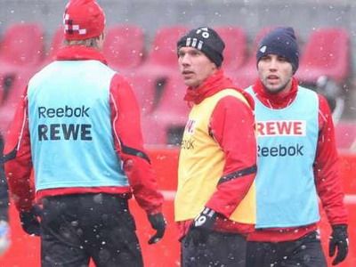 Bataie scandaloasa la Koln! Podolski i-a tras un SUT unui coleg! Vezi motivul! VIDEO_8