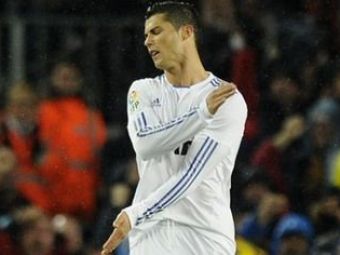 
	VIDEO Dubla de senzatie Cristiano Ronaldo! Realul se tine in spatele Barcei! Real Madrid 2-0 Valencia!
