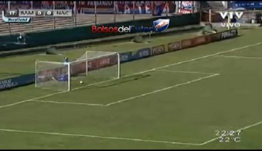 VIDEO / SENZATIONAL! Mai tare ca Dorel Stoica! Vezi un gol incredibil de la 60 de metri!