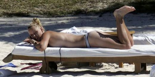Caroline Wozniacki, cea mai SEXY sportiva in 2010! Cele mai tari 17 IMAGINI:_2