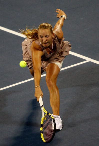 Caroline Wozniacki, cea mai SEXY sportiva in 2010! Cele mai tari 17 IMAGINI:_11