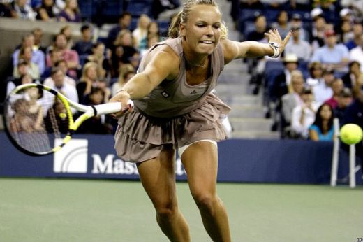 Caroline Wozniacki, cea mai SEXY sportiva in 2010! Cele mai tari 17 IMAGINI:_12