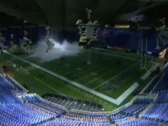 
	IMAGINI INCREDIBILE! Acoperisul unui MEGA stadion din America s-a RUPT din cauza zapezii! VIDEO
